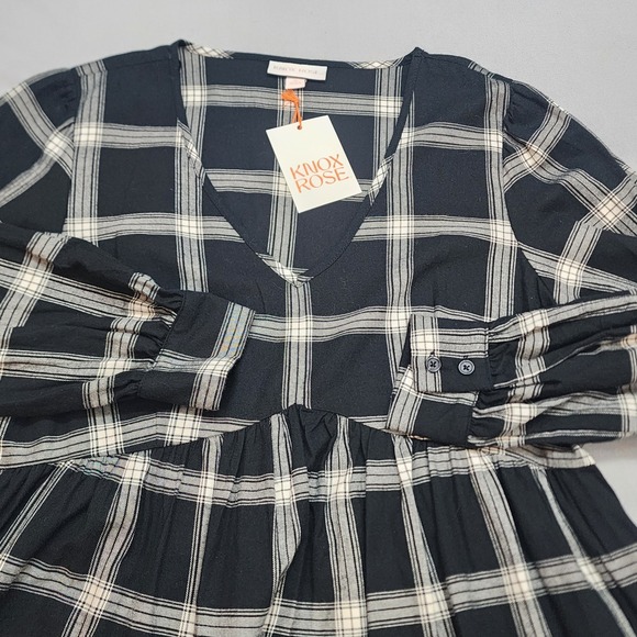 Knox Rose Dresses & Skirts - Knox Rose Black‎ & White Long Sleeve V-Neck Plaid Dress Women's Size M - NWT